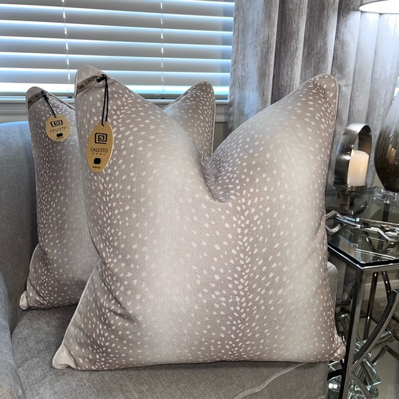 1-NWT CALLISTO HOME DECORATIVE PILLOW - Picture 10 of 16